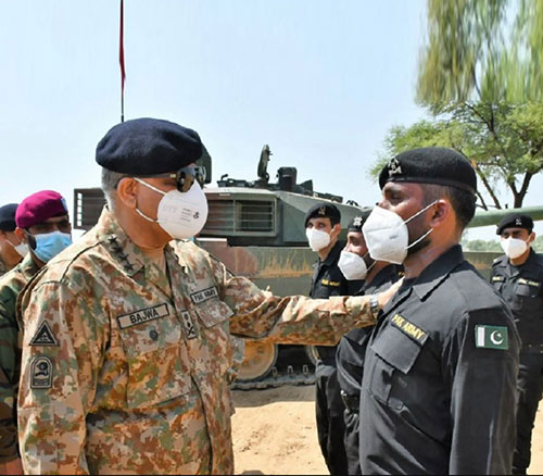 Pakistan Army Chief Witnesses Demonstration of New VT-4 Main Battle Tank 