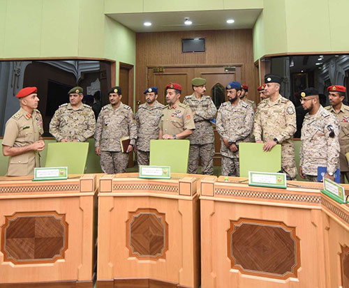Saudi Military Delegation Visits Sultanate of Oman