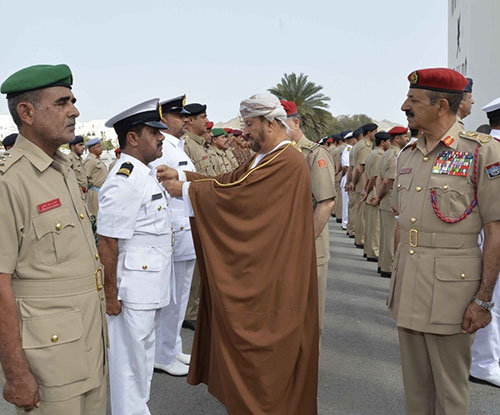 Sultan of Oman Confers ‘Excellent Service’ Medals on Officers