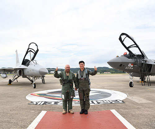 Undersecretary of UAE’s Ministry of Defence Visits Sacheon Air Base in Korea