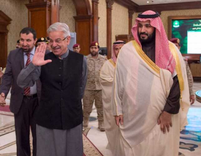 Saudi, Pakistani Defense Ministers Discuss Bilateral Ties