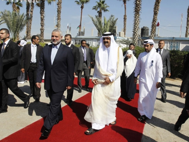 Qatar’s Emir Pays Historic Visit to Gaza