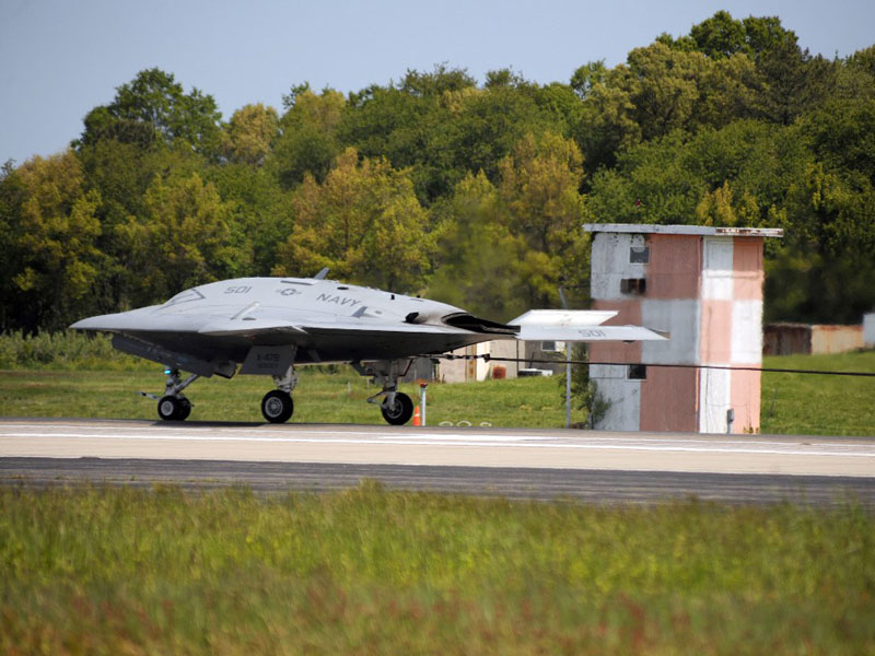 Historic Fly-In Arrested Landing for X-47B 
