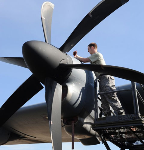 Rolls-Royce, LM Sign $1Bn Deal to Power C-130J Aircraft