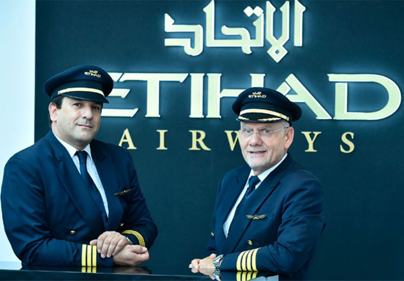 Etihad Airways Recruits 40 Alitalia Pilots