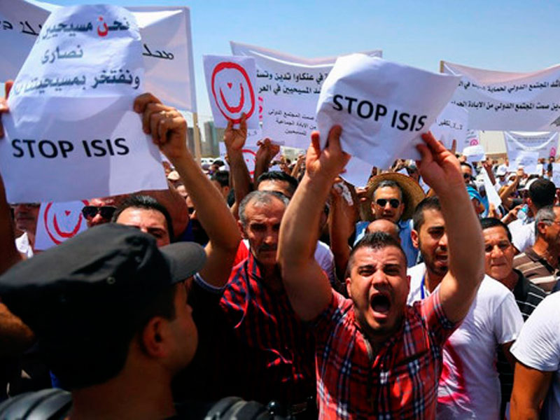 ISIS Seizes Iraq’s Largest Christian Town