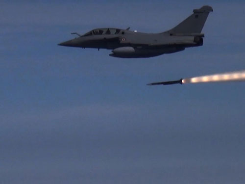 Successful First Guided Firing of Meteor from Rafale