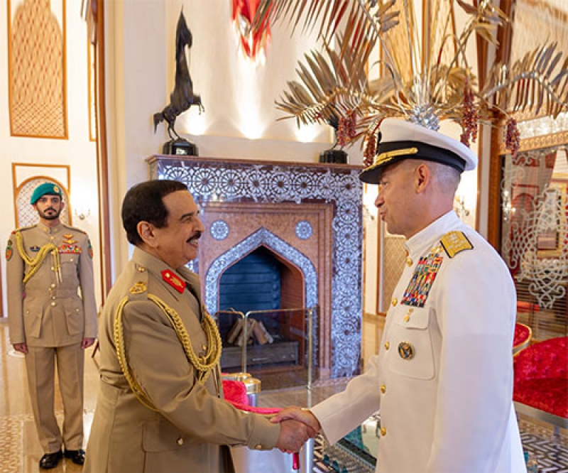 Bahrain’s King, Deputy King Receive Commander of US Central Command