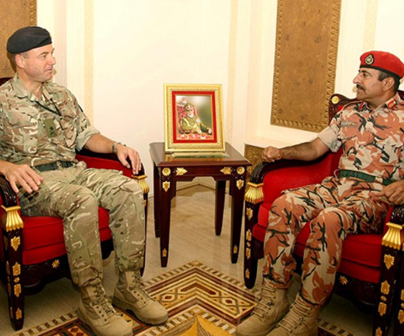 Commander of UK’s Joint Expeditionary Force Meets Top Omani Chiefs 