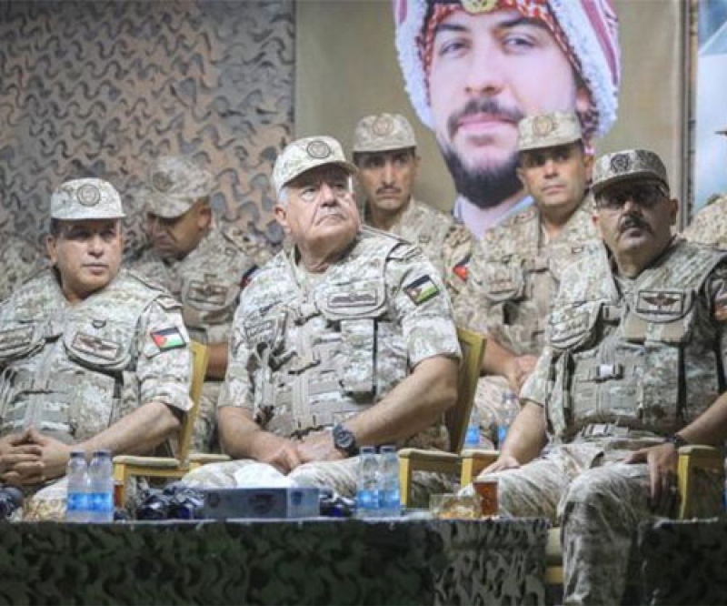 Jordanian Army Chief Oversees “Piercing Star” Night Tactical Exercise