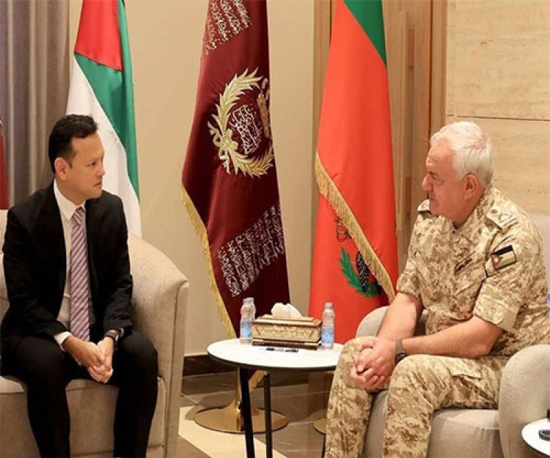 Jordanian Army Chief Receives Singaporean Senior Minister of State for Defence 