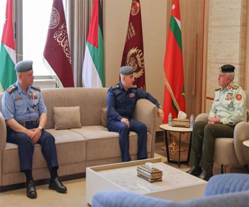 Jordanian Chief of Staff Receives Iraqi Military Delegation