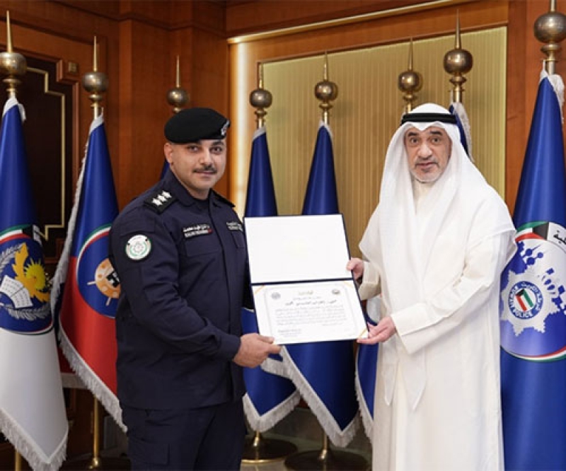 Kuwait’s Interior Minister Honors Two Officers