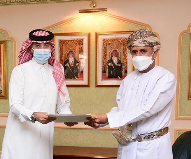 Oman’s Deputy Defense Minister Receives Written Message from Qatar’s Defense Minister