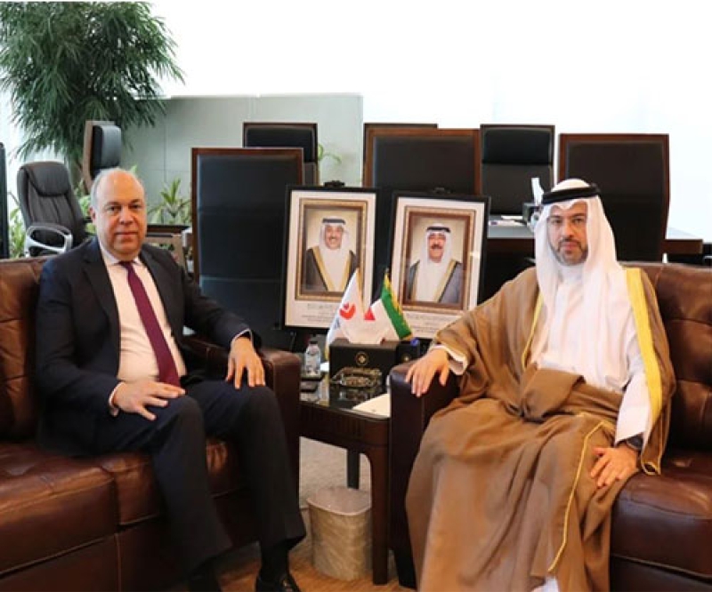 President of Kuwait’s Directorate General of Civil Aviation, Egypt’s Minister of Civil Aviation Hold Talks
