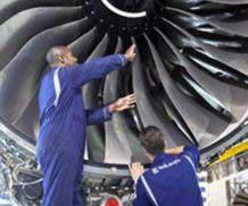 Emirates & Rolls-Royce in $2.2bn Service Contract