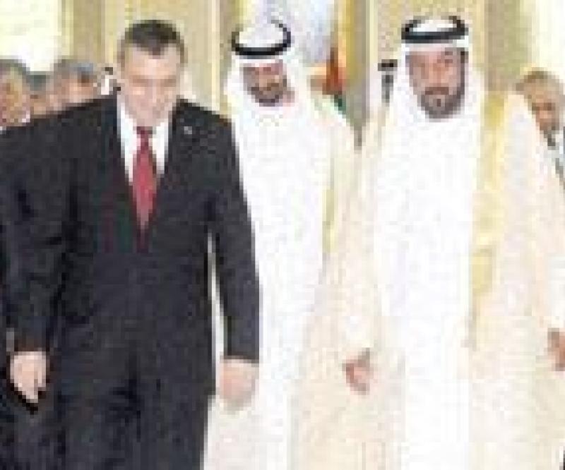Khalifa Reiterates UAE Support to Egypt