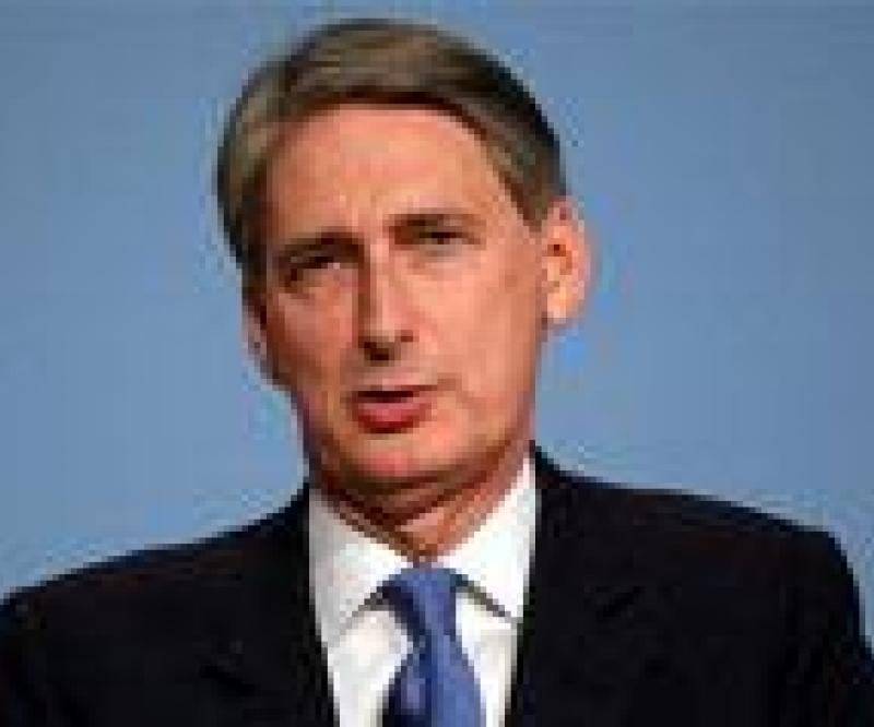 UK Hints Iran over Blocking Strait of Hormuz
