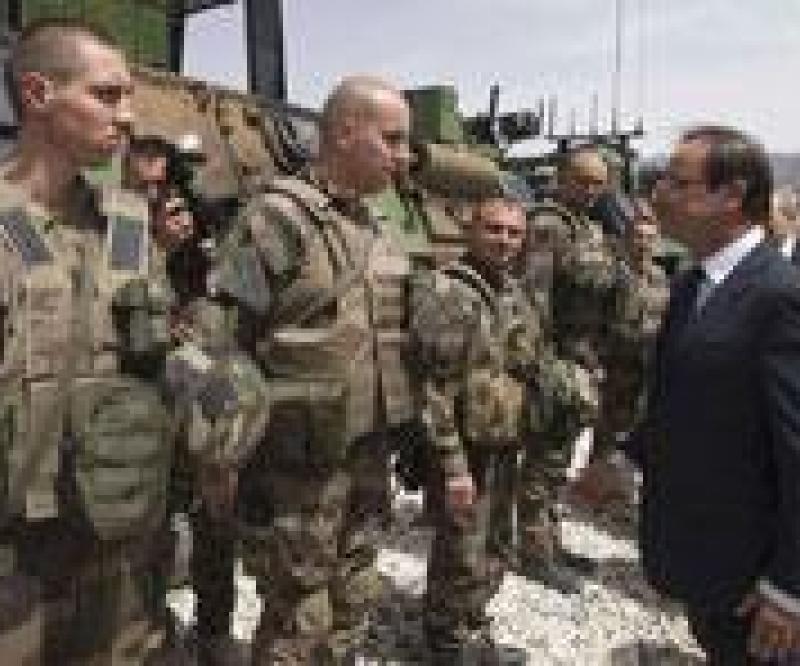 Hollande Pays Surprise Visit to Afghanistan