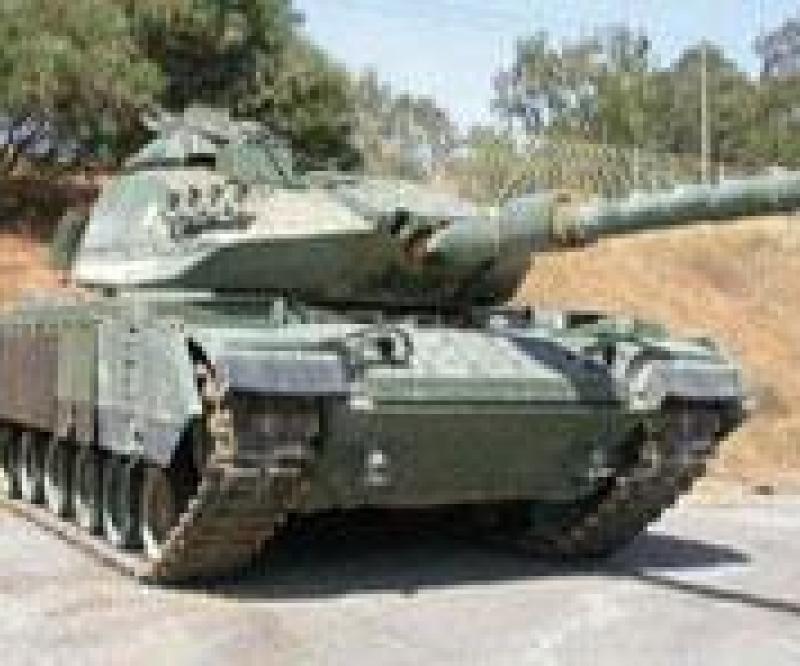 25 Turkish Tanks Hold Exercises near Syrian Border
