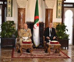 Algerian President, Minister of National Defense Attend Ranks & Medals Award Ceremony 