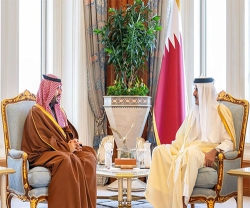 Amir of Qatar Receives Saudi Minister of Defense