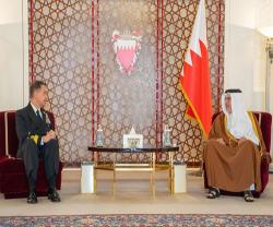 Bahrain’s Crown Prince, Deputy Supreme Commander Receives Commander of US Fifth Fleet