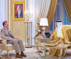 Bahrain’s King, Chief of Staff, Royal Guard Commander Receive UK Deputy Chief of Defence Staff