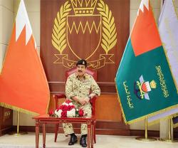 Bahrain’s King Visits Royal Guard, Bahrain Defence Force Commands
