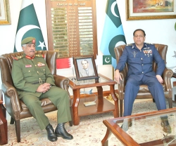 Bahrain’s National Guard Commander Meets Air Staff Chief of Pakistan Air Force
