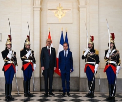 Iraq’s Minister of Defense Meets French Counterpart in Paris
