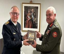 Jordanian Army Chief Meets Sweden’s Chief of Defence Staff, Supreme Commander of Armed Forces