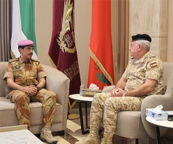 Jordanian Army Chief Receives Omani Delegation; Inspects Air Defense Systems
