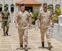 Jordanian King Visits Eastern Military Region Command