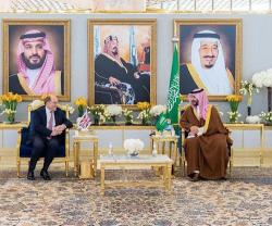 Saudi Deputy Minister of Defense, Minister of National Guard Receive British Defense Minister