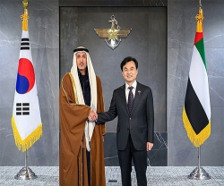UAE, South Korean Defense Ministers Discuss Joint Arms Development