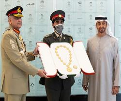 UAE President Presents Order of the Union to Pakistan’s Chief of Army Staff 