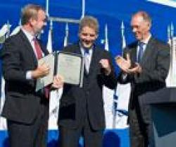 Boeing’s New 787 Dreamliner Receives FAA, EASA Certification