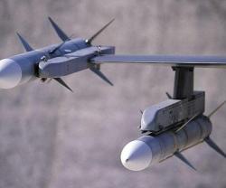 Raytheon Wins New AMRAAM Contract