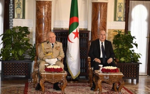 Algerian President, Minister of National Defense Attend Ranks & Medals Award Ceremony 