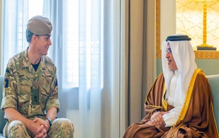Bahrain’s Crown Prince, Commander-in-Chief Receive UK Chief of Joint Operations 