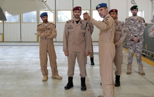 Commander of Qatari Amiri Guard Visits Amiri Air Force