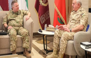 Jordanian Army Chief Receives UK’s Defence Senior Advisor to Middle East & North Africa 