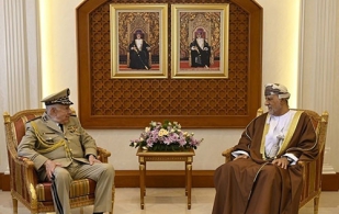 Sultanate of Oman Receives Algerian Chief of Staff 